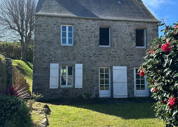 Family House With Character, Large Garden * Auderville