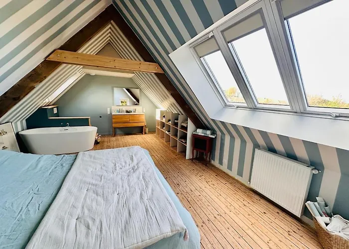 Family House With Character, Large Garden Semesterbostad Auderville